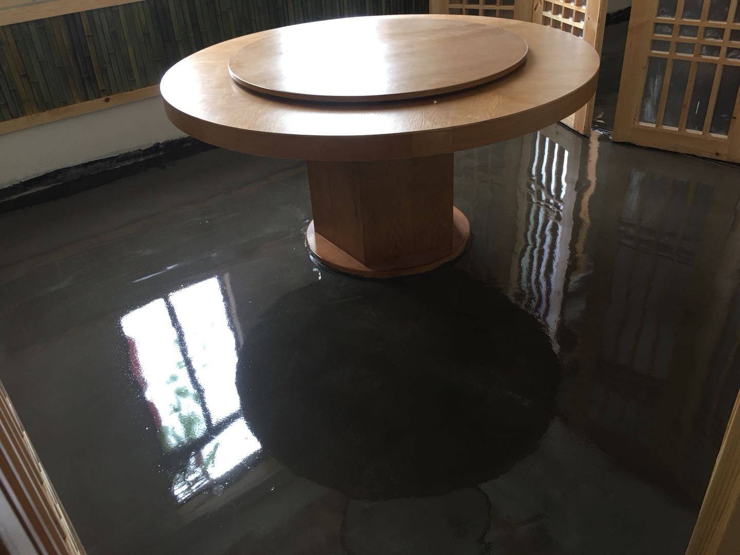 吉首市乾州餐廳環氧復古地坪施工完成，祝老板生意興隆，財源廣進